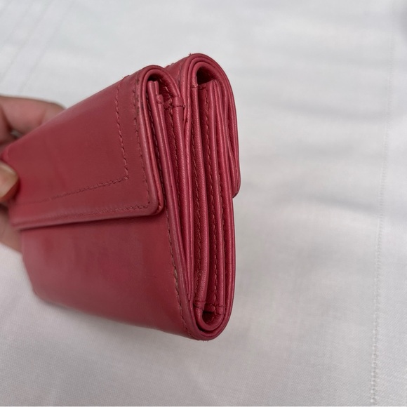 Vintage Coach Soho Wallet with Buckle in Pink Leather - Picture 4 of 15